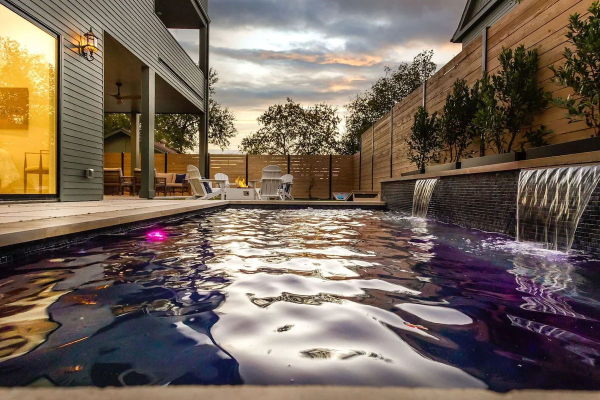 Rooftop DT Views • Heated Pool• Minigolf• Walkable #67