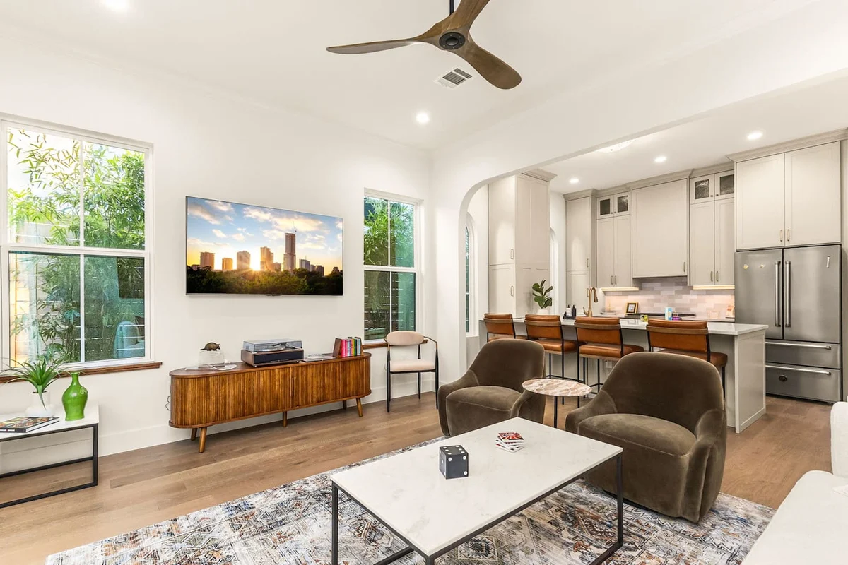 Rooftop DT Views • Heated Pool• Minigolf• Walkable #5