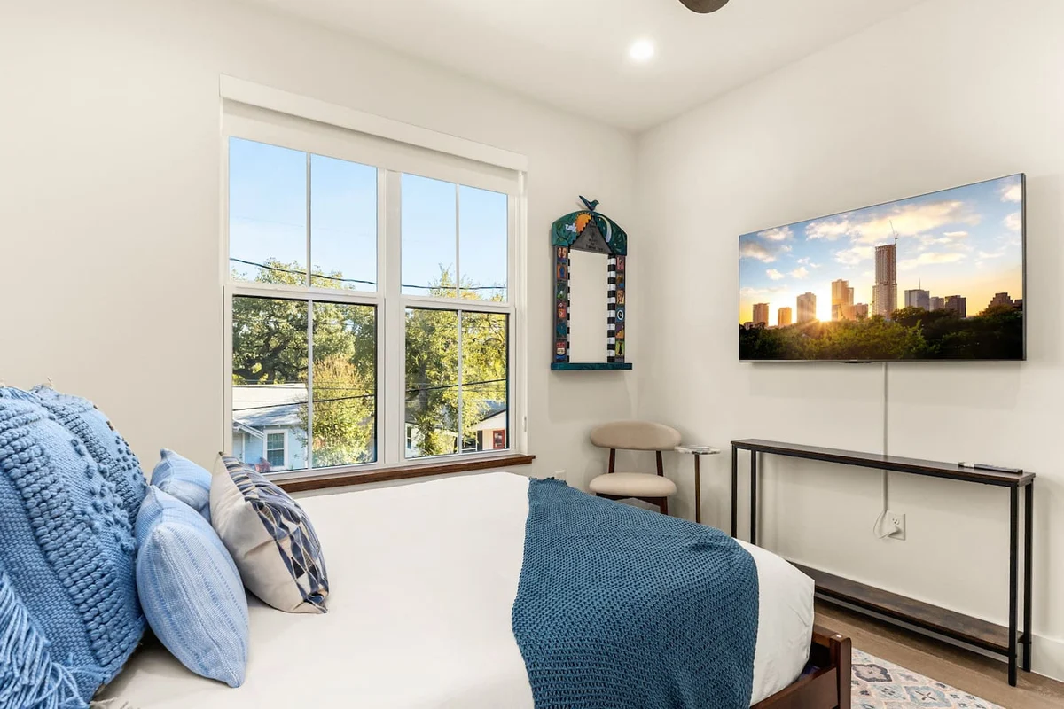 Rooftop DT Views • Heated Pool• Minigolf• Walkable #12
