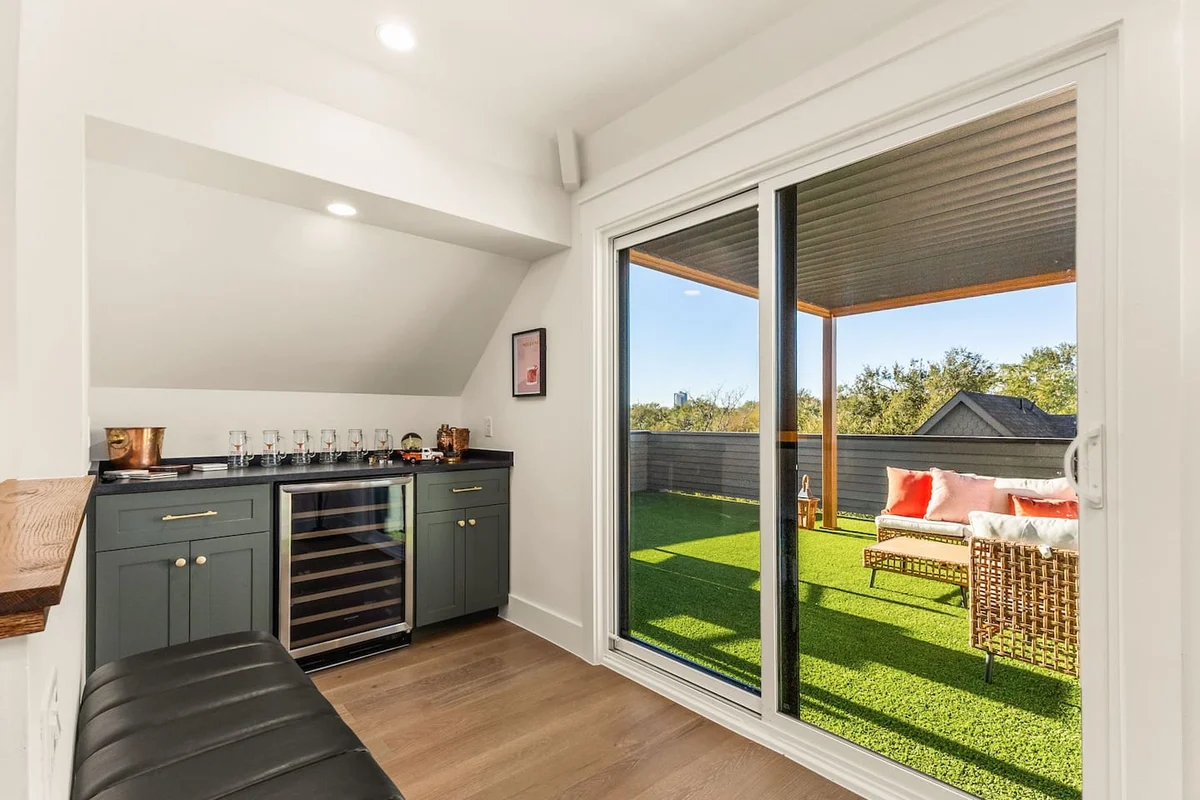 Rooftop DT Views • Heated Pool• Minigolf• Walkable #41