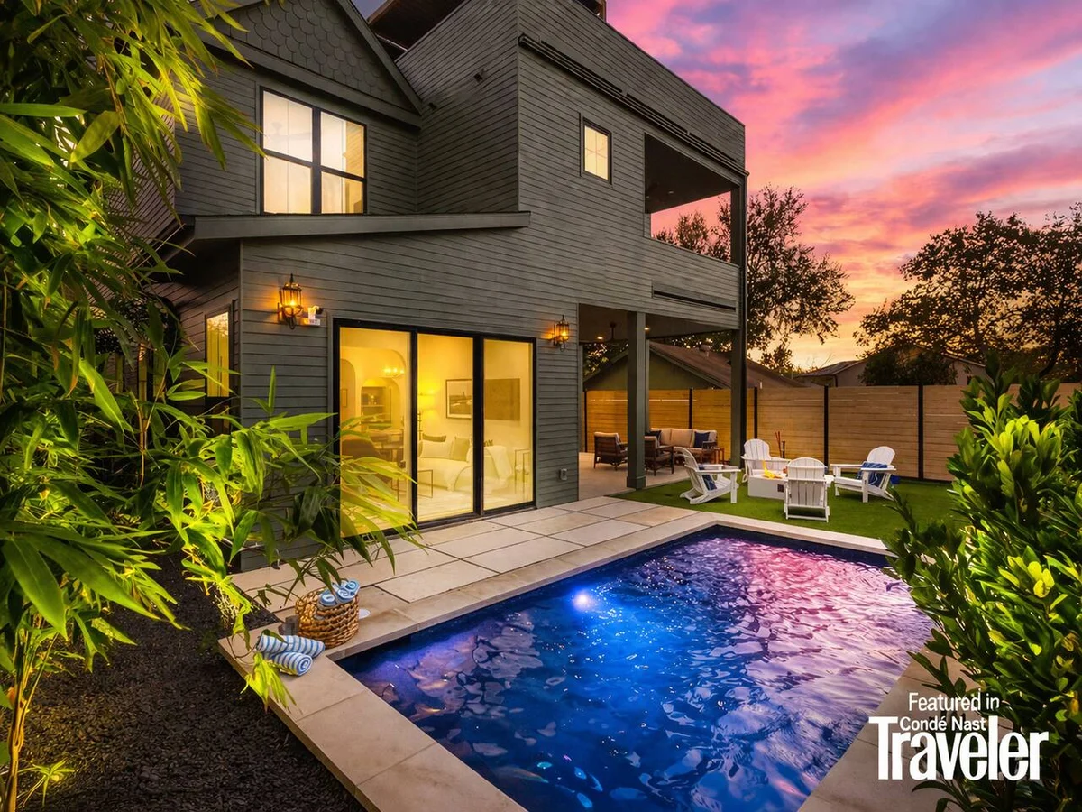 Rooftop DT Views • Heated Pool• Minigolf• Walkable #77