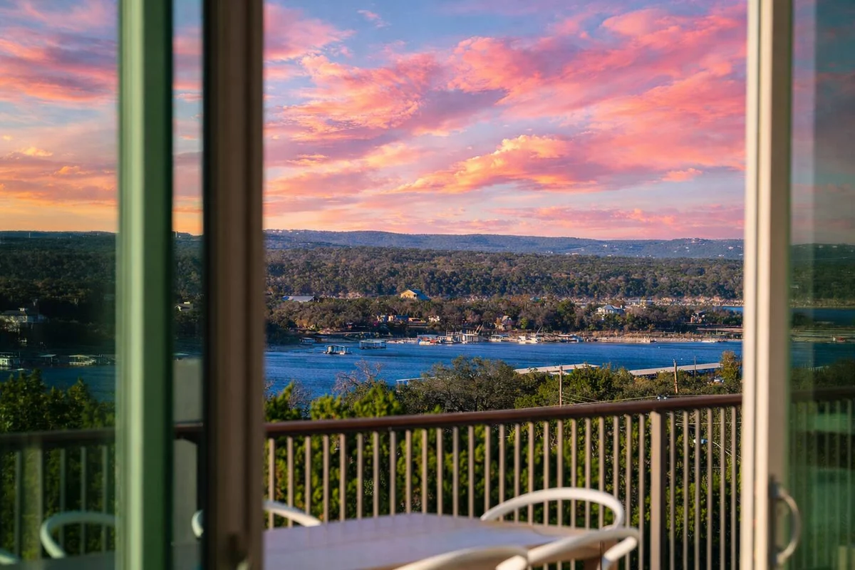 Panoramic Lake Views | Steps to Marina | Hot Tub #99