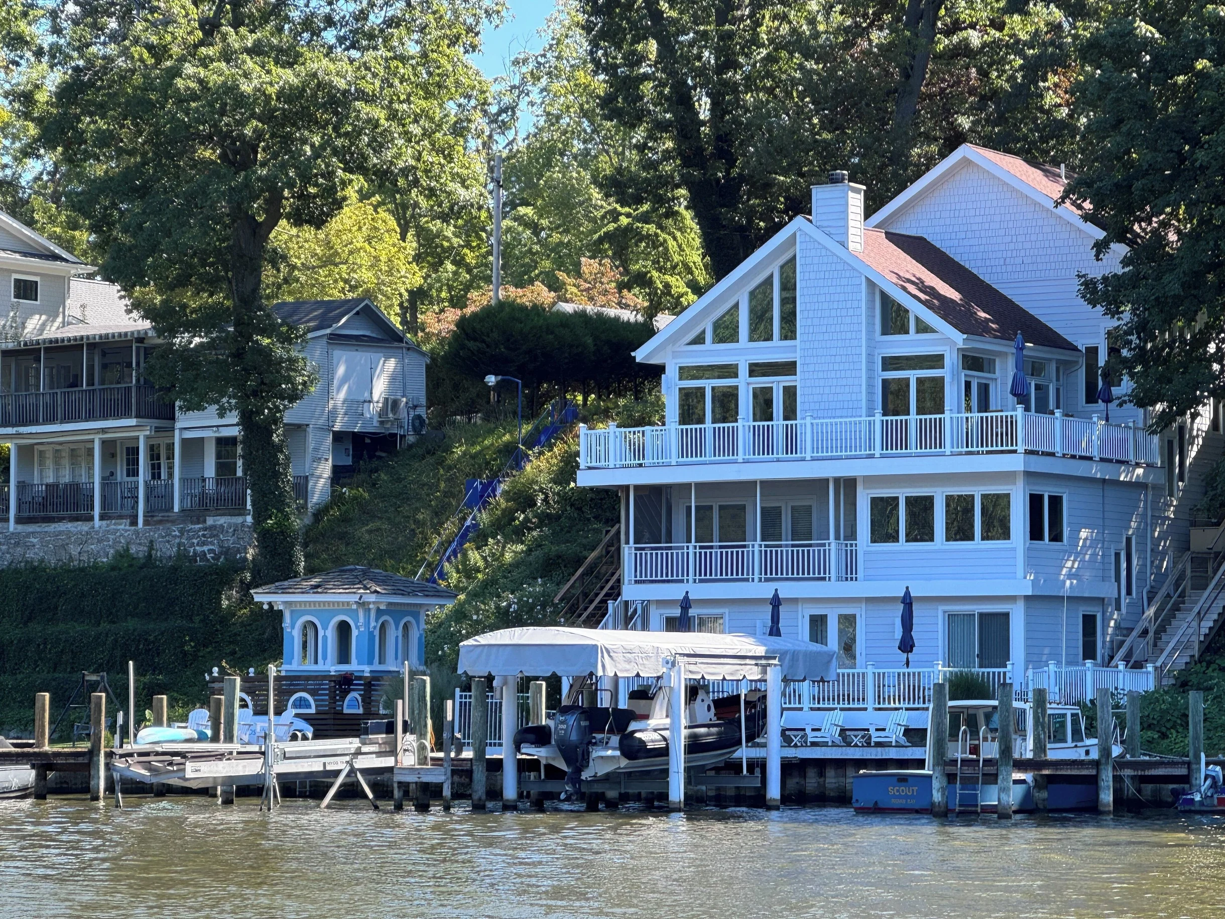 Home in Saugatuck property photo 2