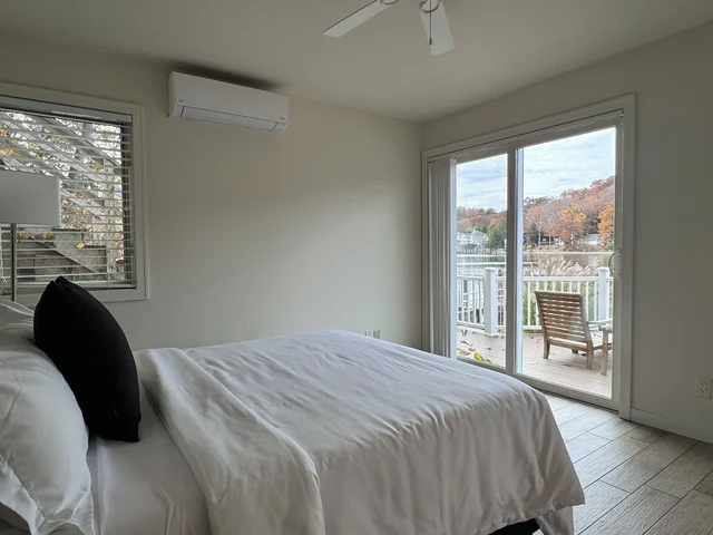 BEDROOM image 1
