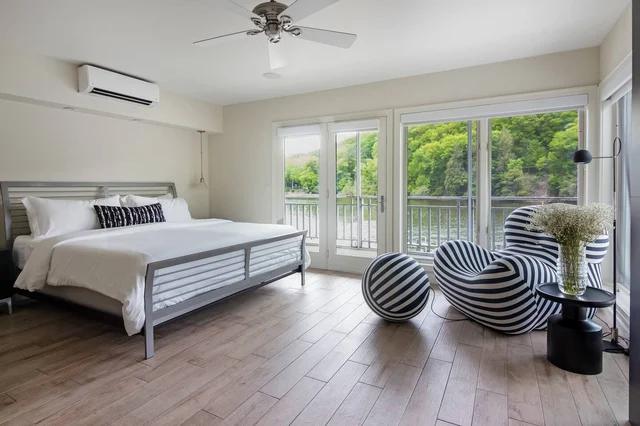 BEDROOM image 1
