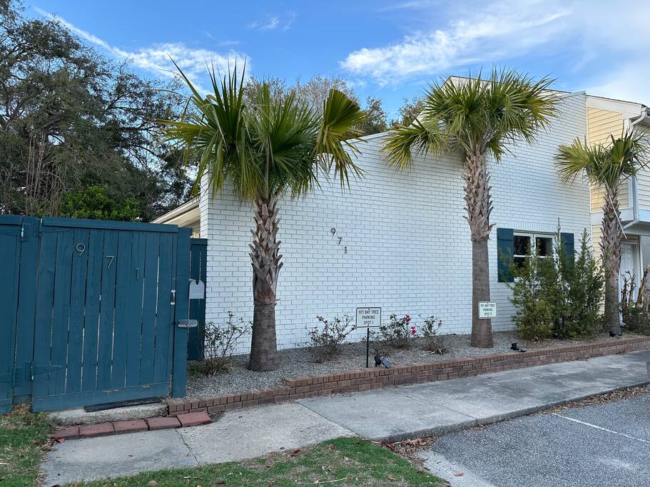 Townhome in Mount Pleasant property photo 2