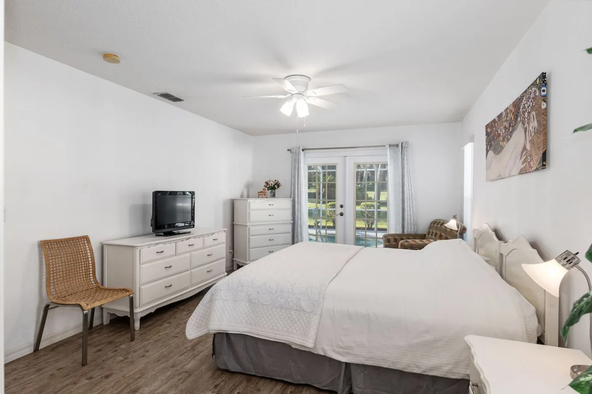 Bedroom 1 image 1