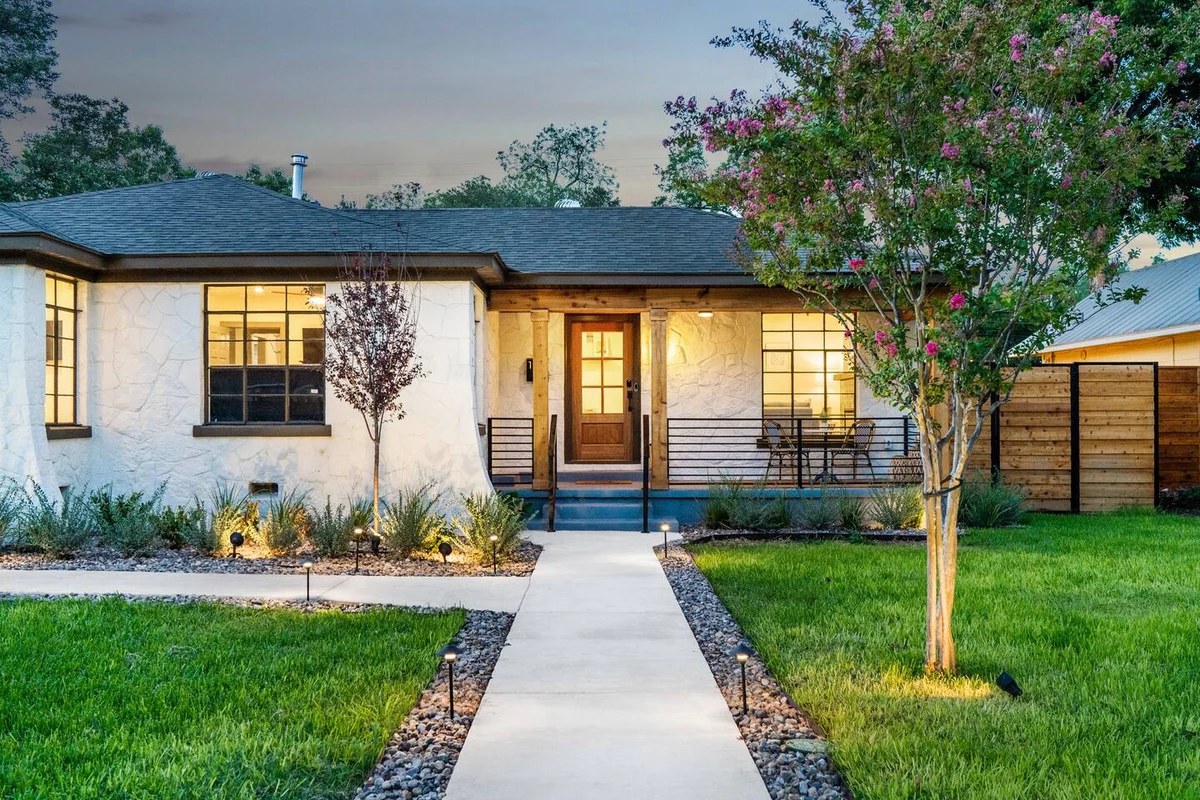 Home in Alamo Heights property photo 3