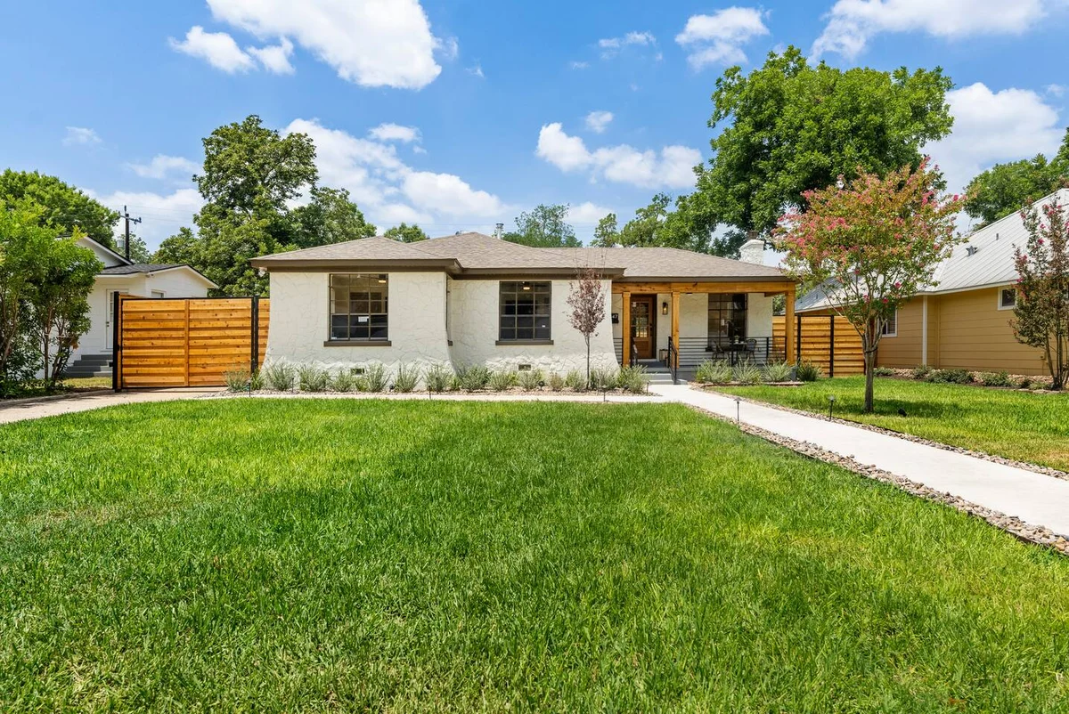 Home in Alamo Heights property photo 2