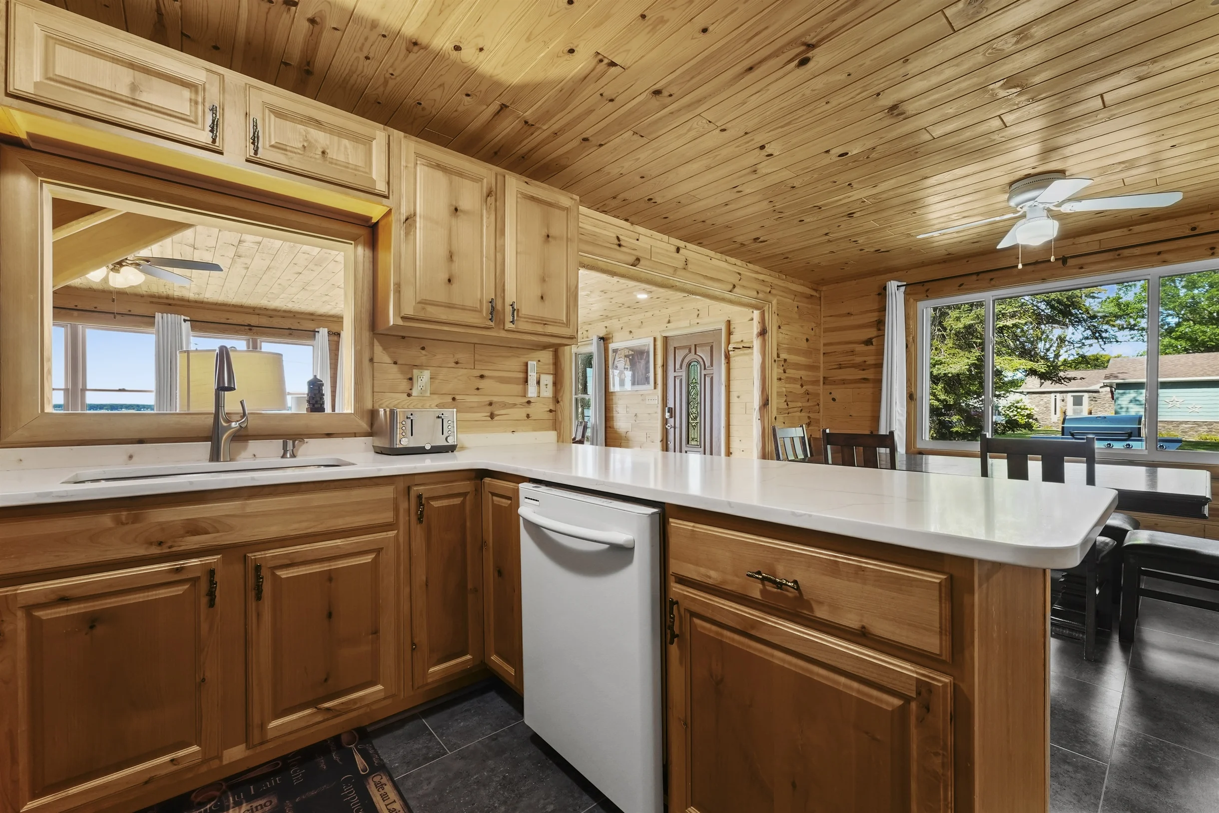 Chalet on the Shore #45