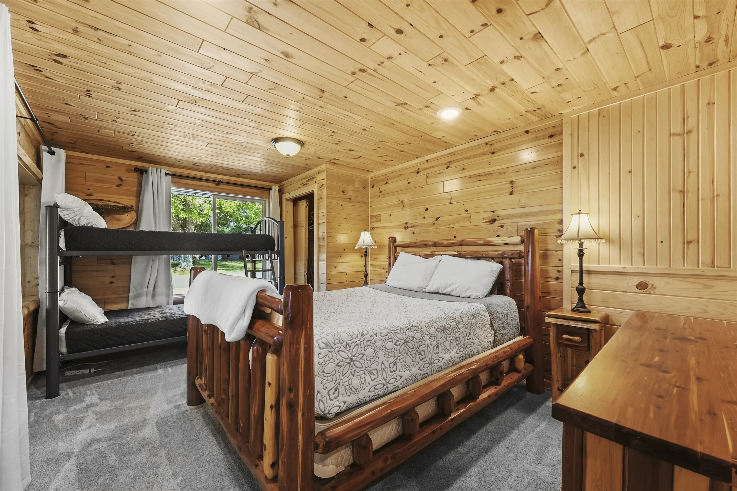 Chalet on the Shore #4