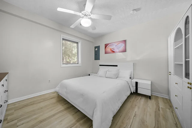 Bedroom 2 image 1