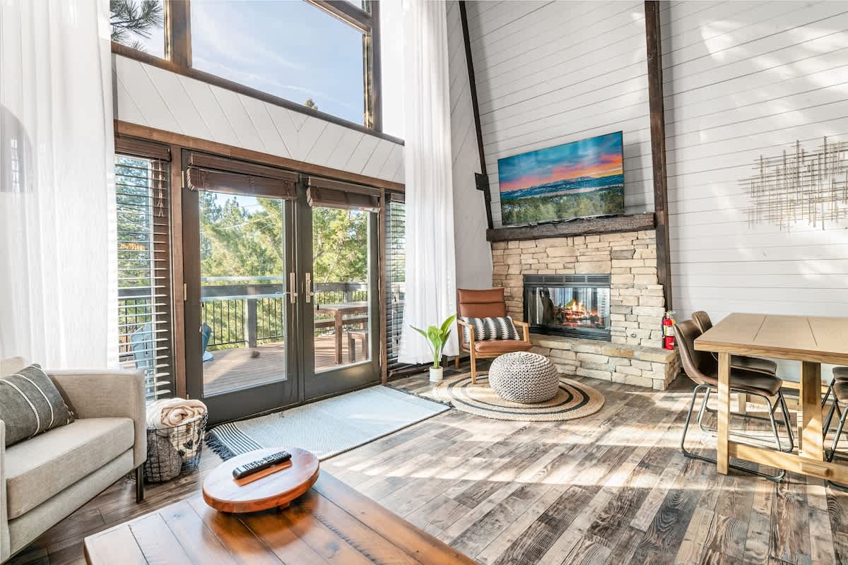 Highland property photo 3
