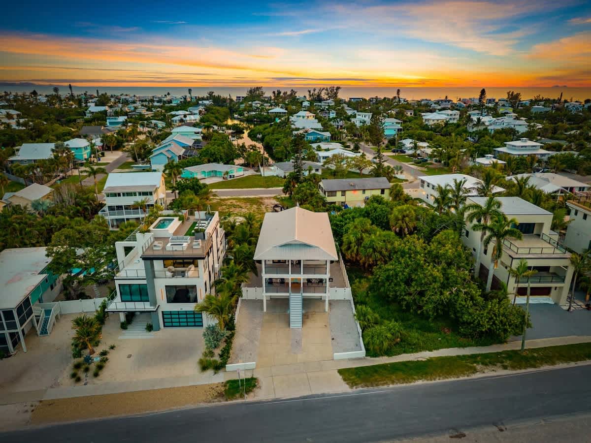 Waves | Heated Pool | Steps to Beach | Golf Cart #56
