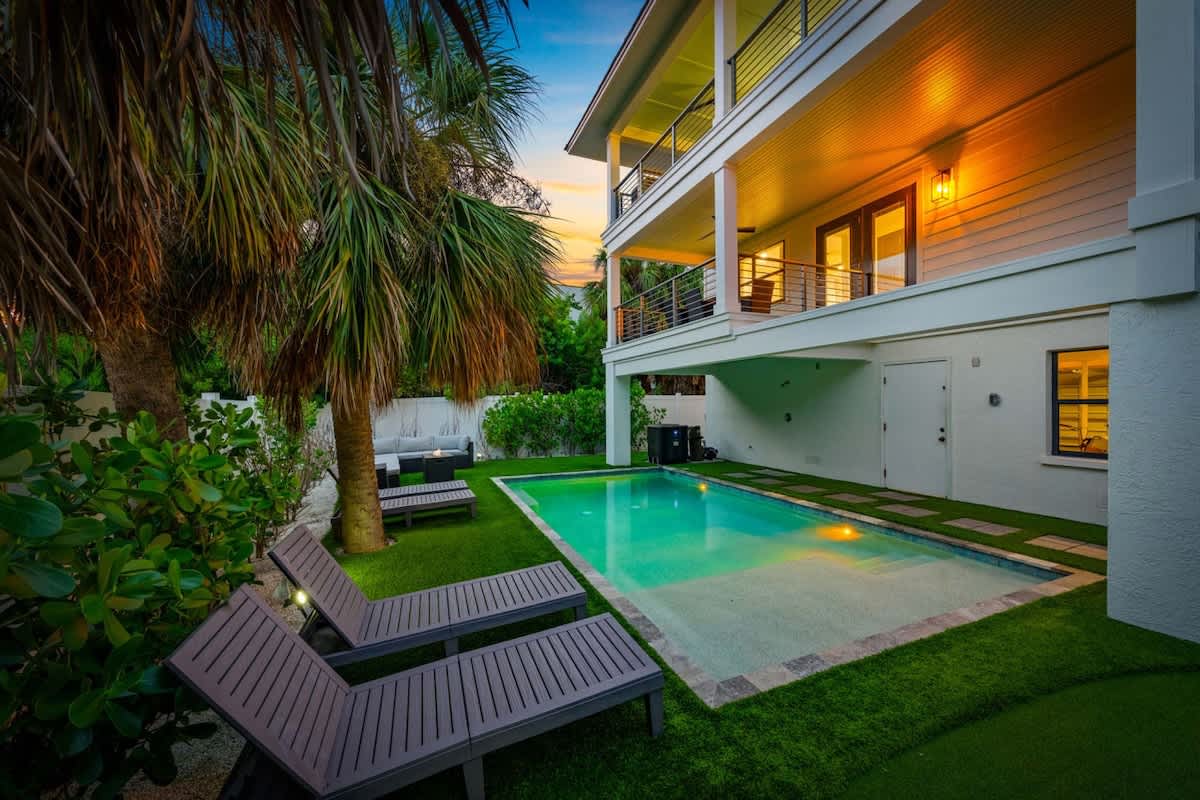Waves | Heated Pool | Steps to Beach | Golf Cart #22