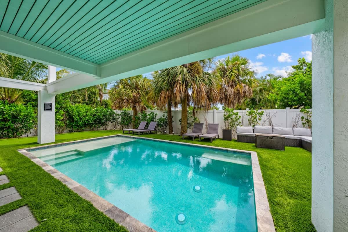 Waves | Heated Pool | Steps to Beach | Golf Cart #55