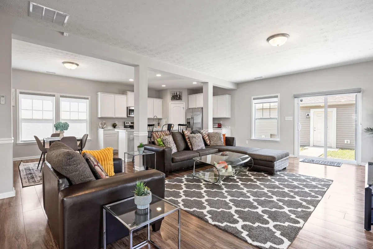 Modern Home Near Broad Ripple + Game Room #13