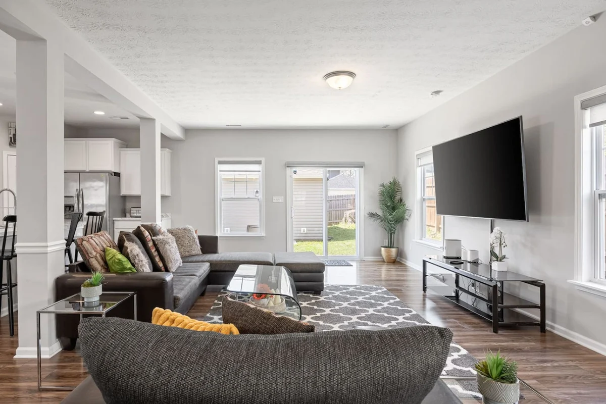 Modern Home Near Broad Ripple + Game Room #4