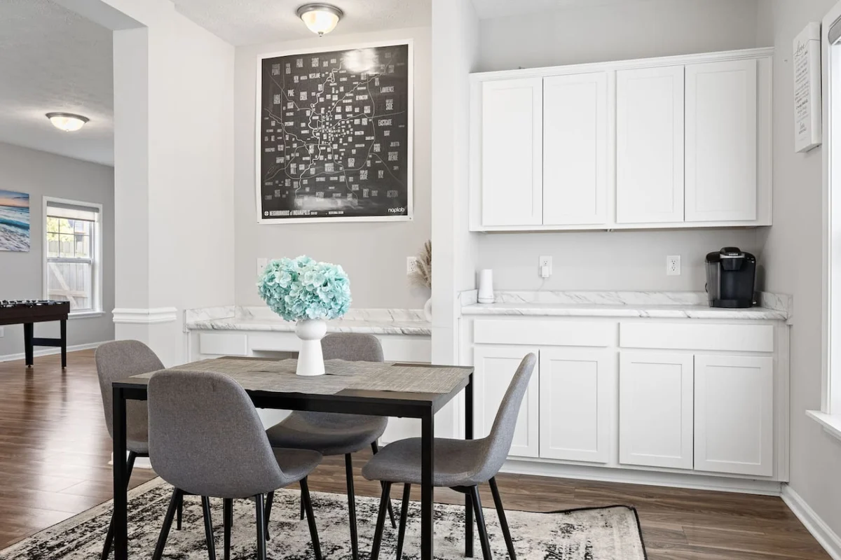 Modern Home Near Broad Ripple + Game Room #31