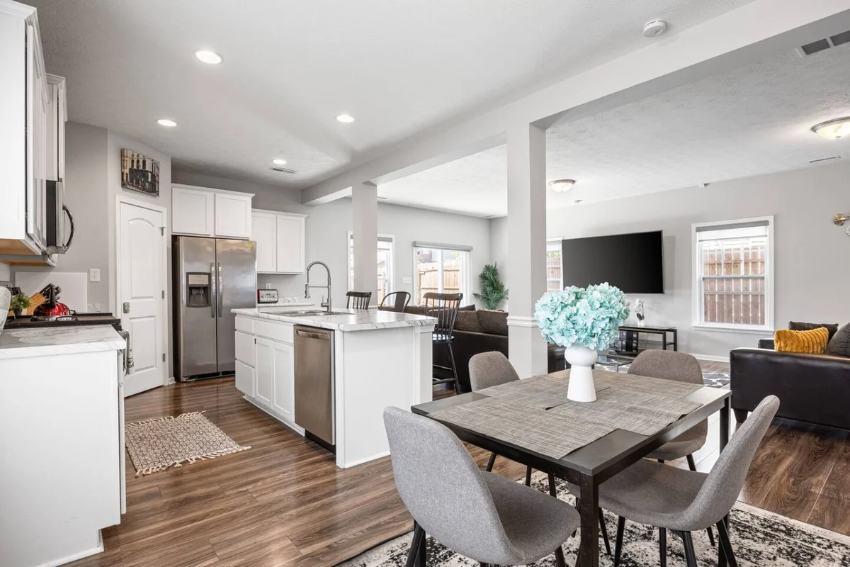 Modern Home Near Broad Ripple + Game Room #55