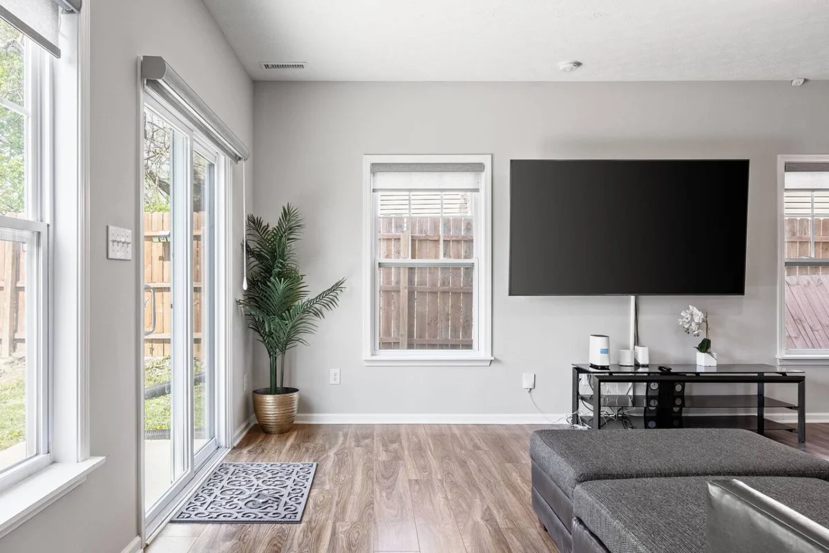Modern Home Near Broad Ripple + Game Room #87