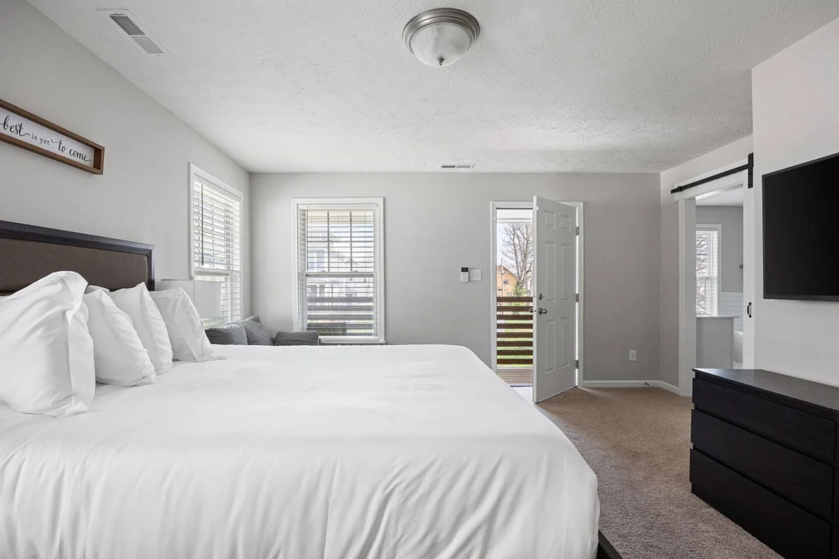 Modern Home Near Broad Ripple + Game Room #86