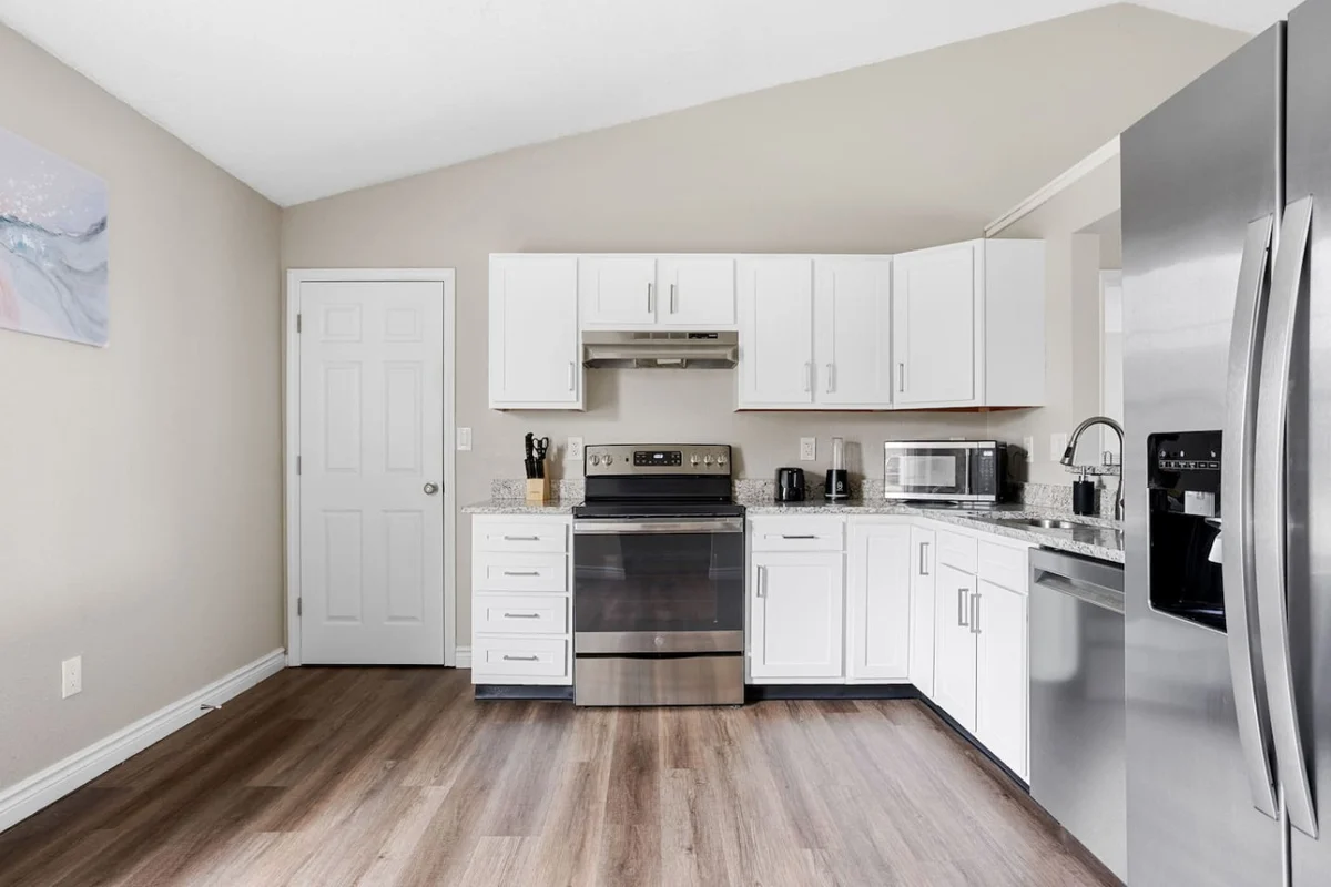 Peaceful Suburban Retreat – Spacious & Serene #25