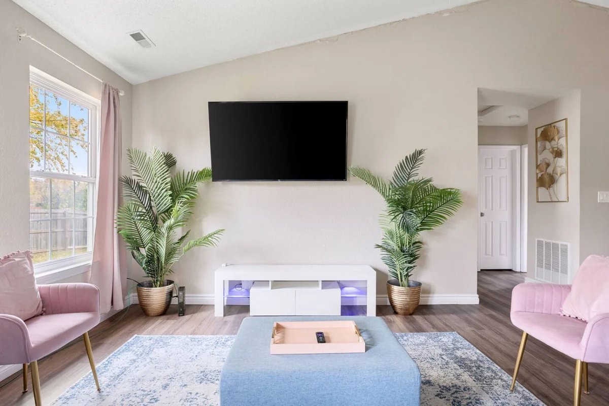 Peaceful Suburban Retreat – Spacious & Serene #36