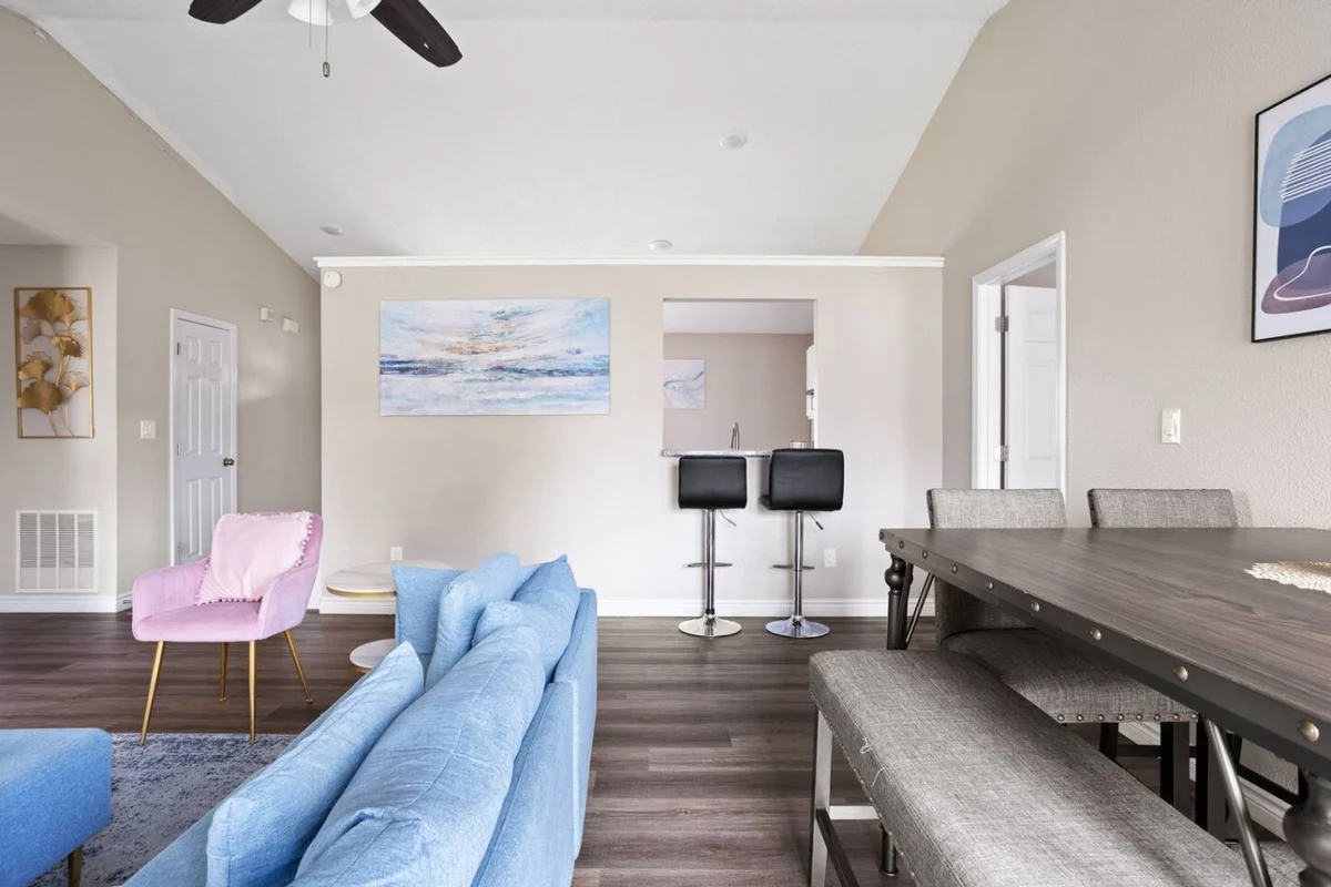 Peaceful Suburban Retreat – Spacious & Serene #23