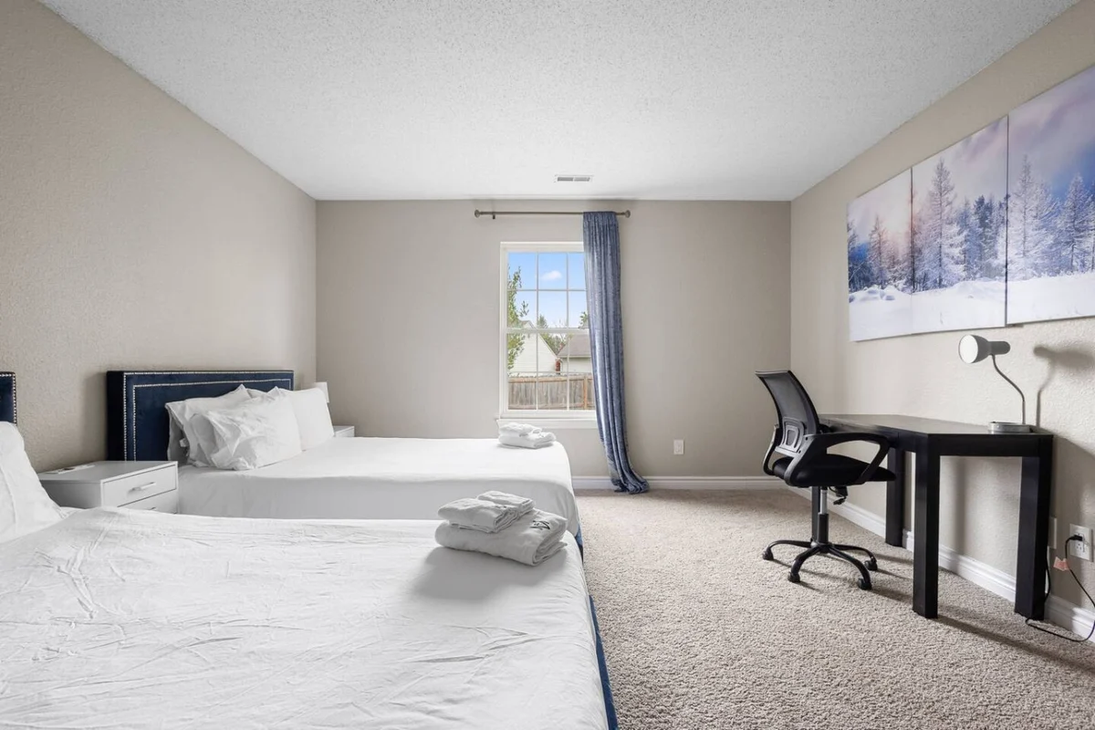 Peaceful Suburban Retreat – Spacious & Serene #31