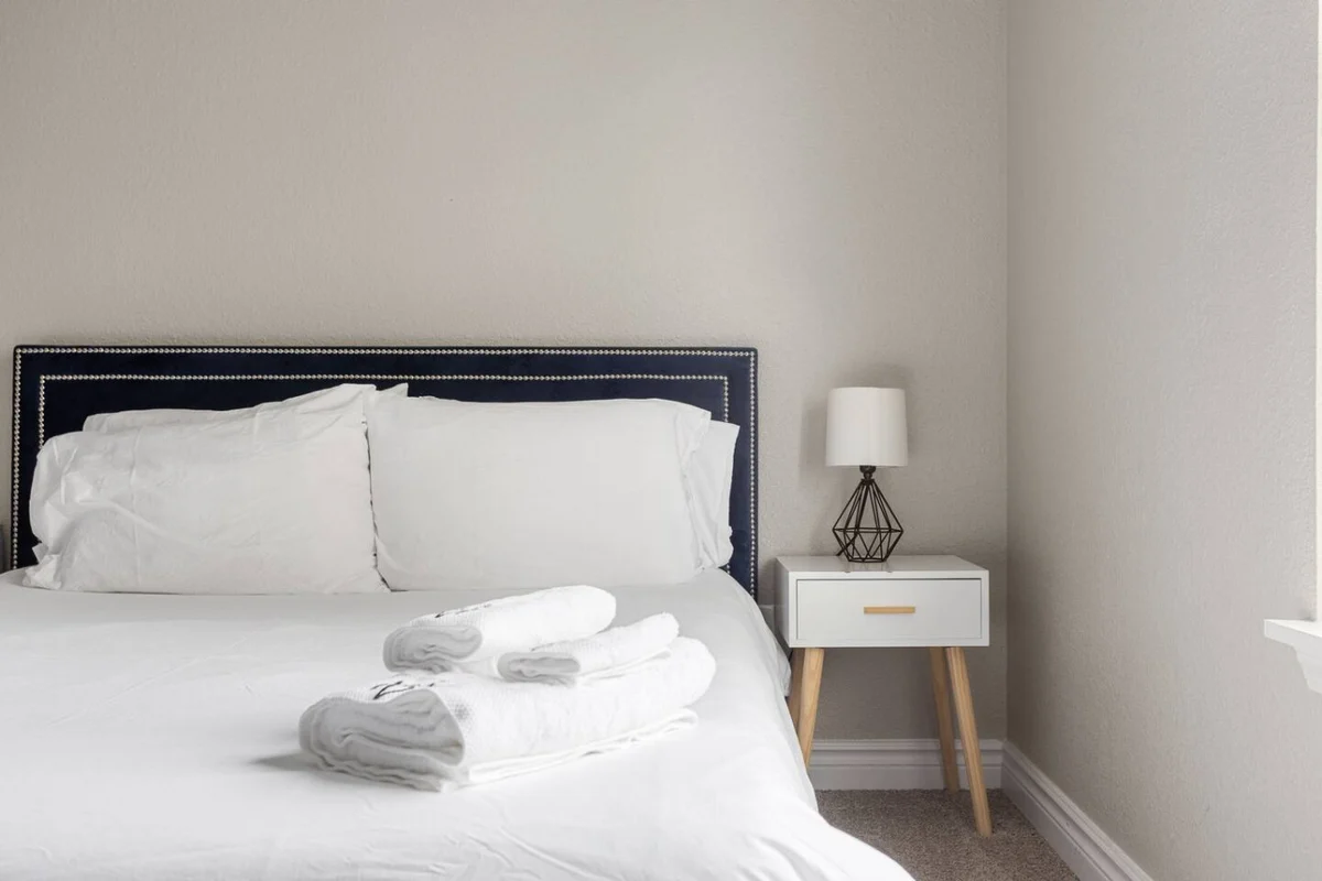 Peaceful Suburban Retreat – Spacious & Serene #6