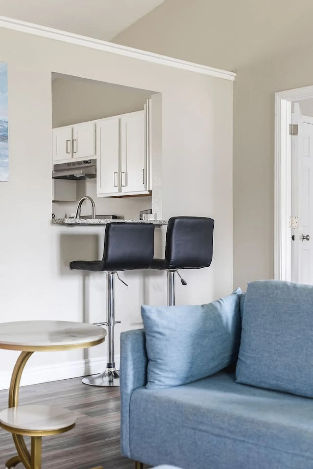 Peaceful Suburban Retreat – Spacious & Serene #48