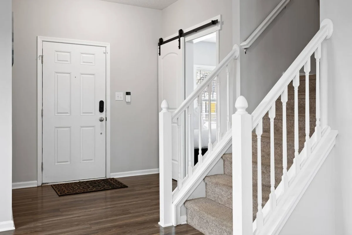 Modern Home Near Broad Ripple + Game Room #144