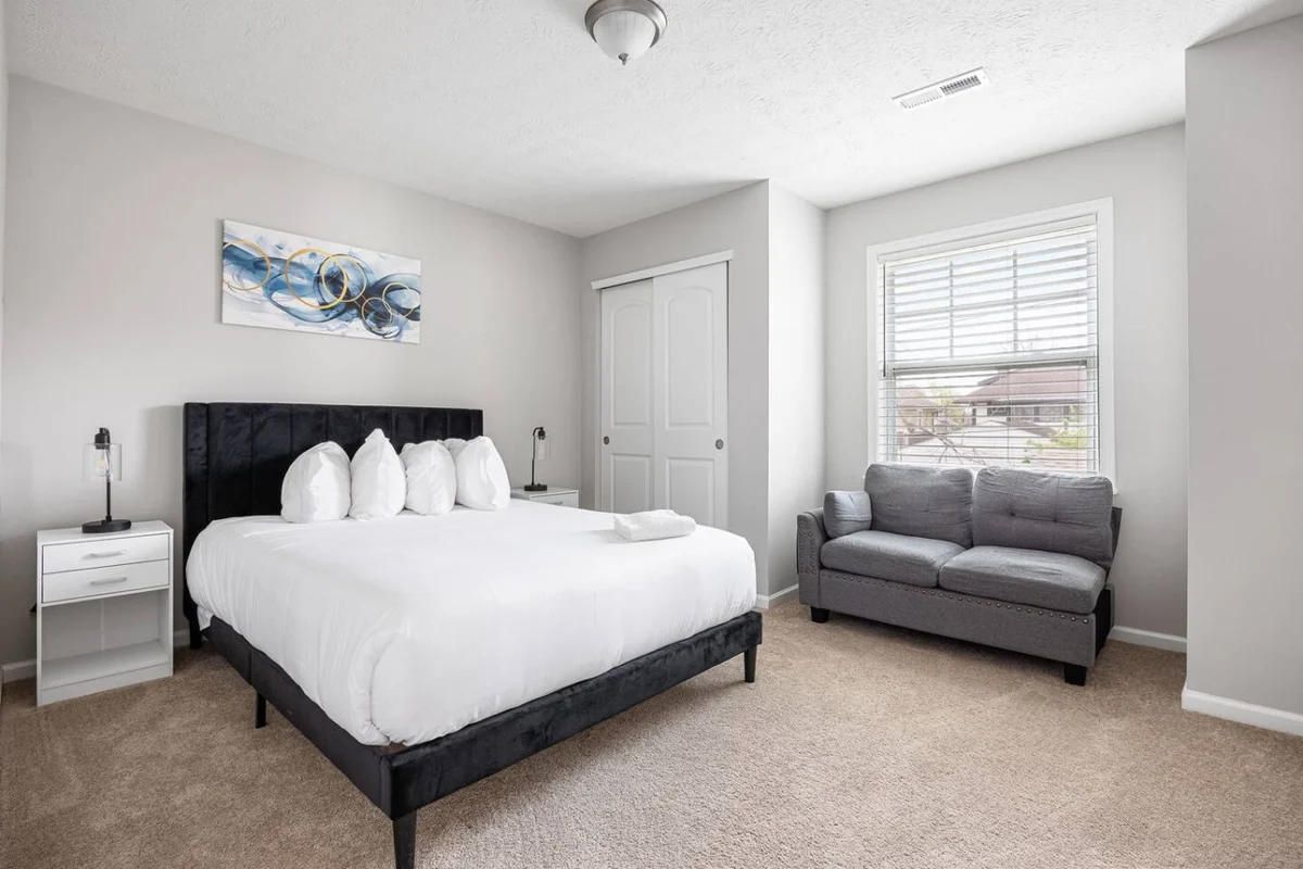 Modern Home Near Broad Ripple + Game Room #126