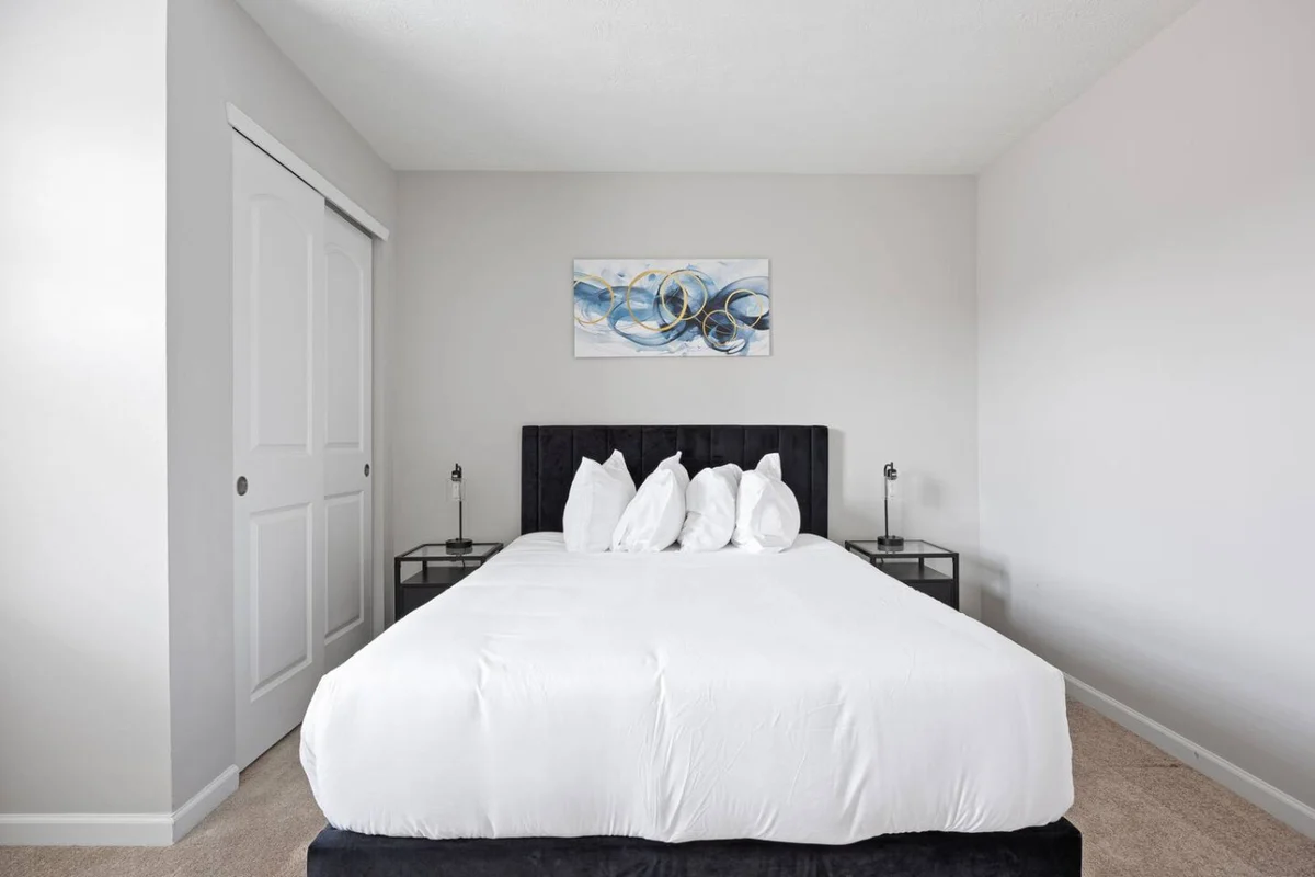 Modern Home Near Broad Ripple + Game Room #152