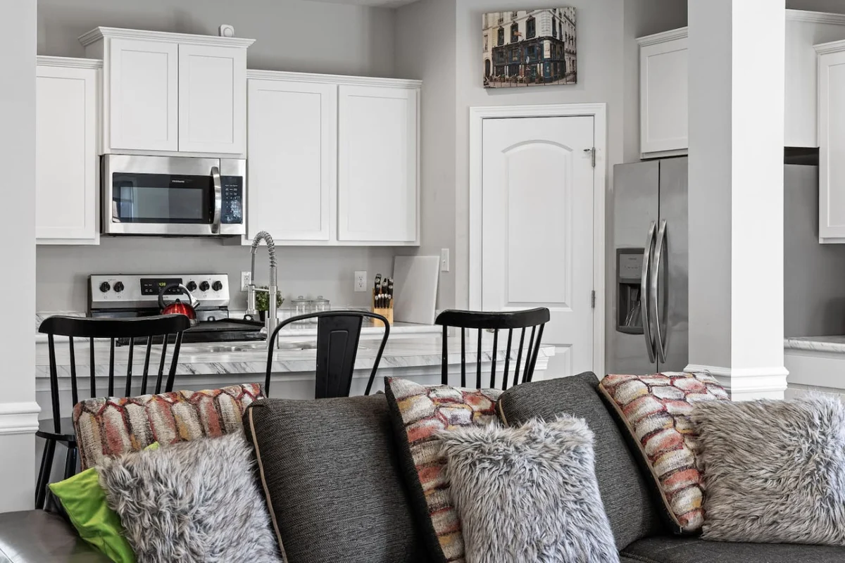 Modern Home Near Broad Ripple + Game Room #170