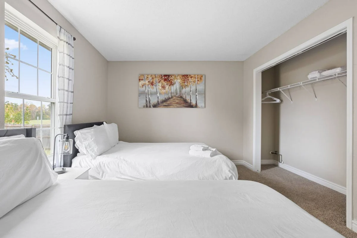 Peaceful Suburban Retreat – Spacious & Serene #94
