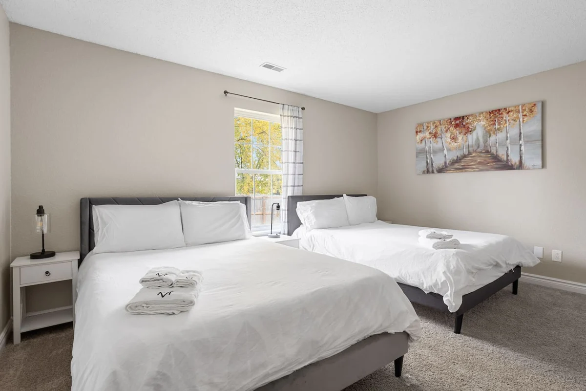 Peaceful Suburban Retreat – Spacious & Serene #70