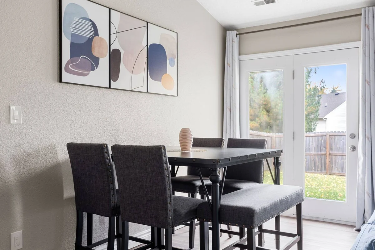 Peaceful Suburban Retreat – Spacious & Serene #91