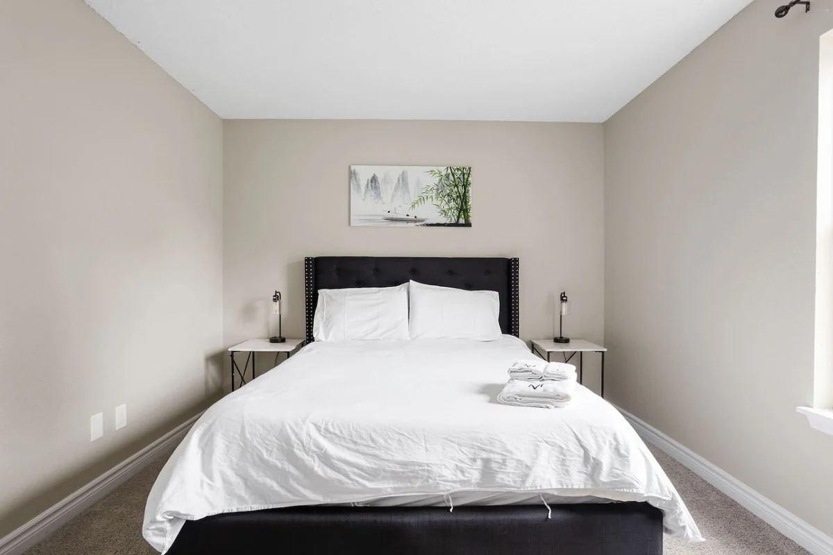 Peaceful Suburban Retreat – Spacious & Serene #97