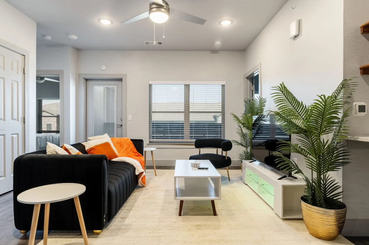 Home in Grand Prairie property photo 3
