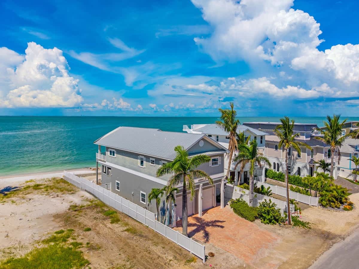 Serendipity - Beach Front 4/3 #144