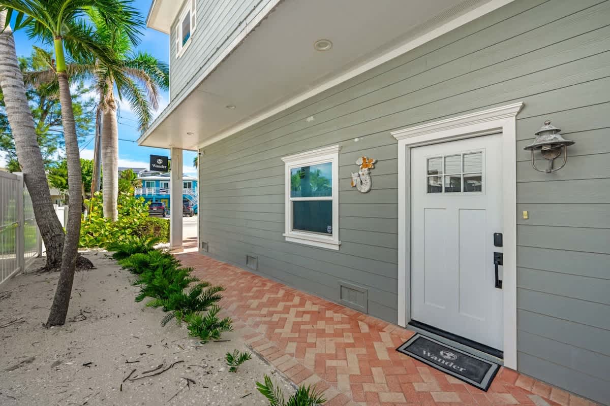 Serendipity - Beach Front 4/3 #154