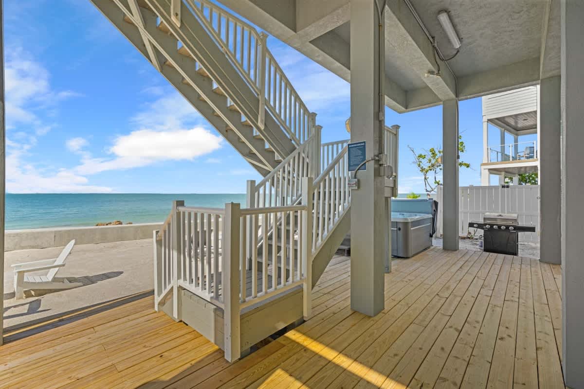 Serendipity - Beach Front 4/3 #136
