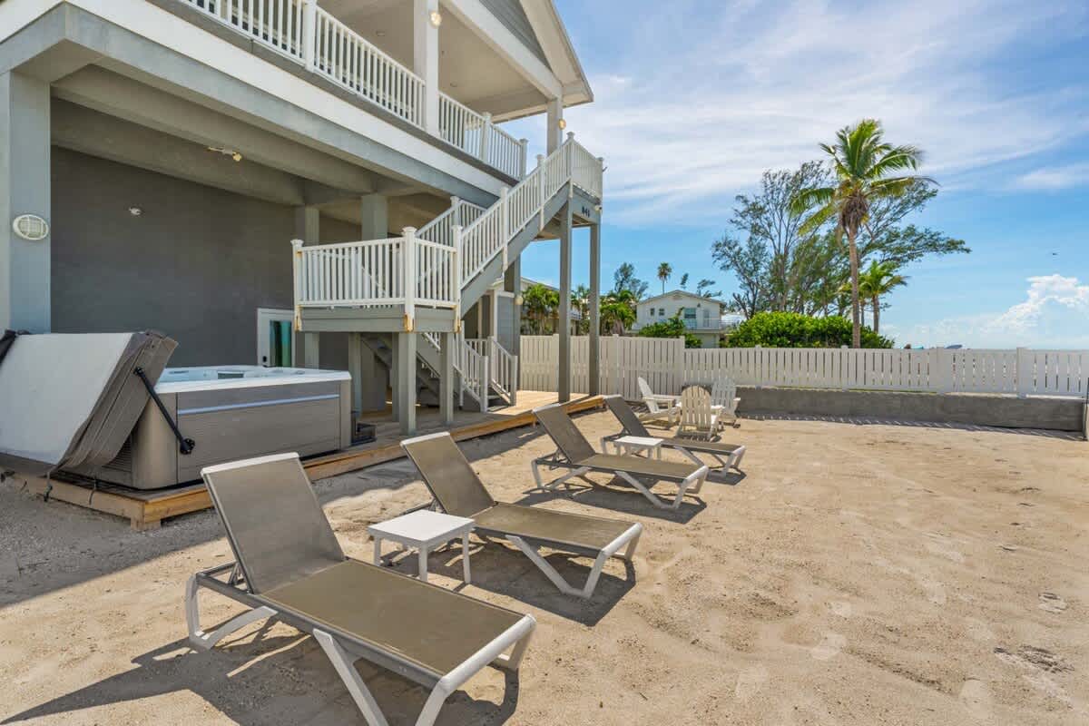 Serendipity - Beach Front 4/3 #135