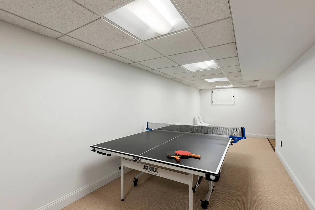 Merchant Manor - Pool, Tennis Court, Game Room #27