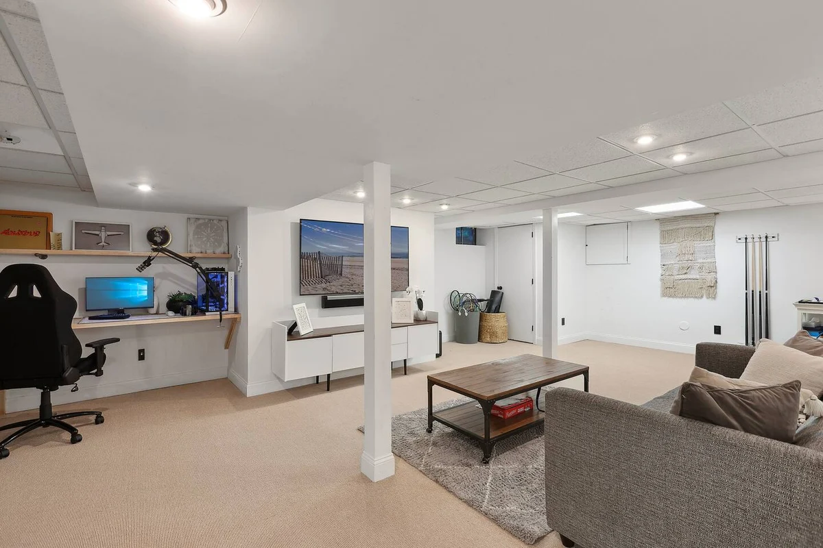 Merchant Manor - Pool, Tennis Court, Game Room #19