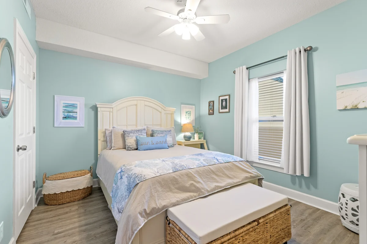 Bedroom 1 image 1