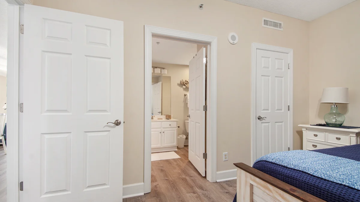 Bedroom 1 image 1