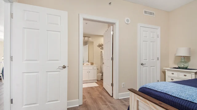 Bedroom 1 image 1